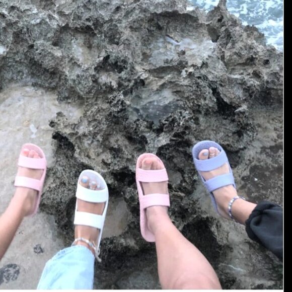 Jesus Slippers Purple Poi Hawaii Flip Flops - Picture 1 of 7